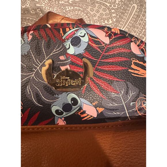 NWT Bioworld Disney Lilo and Stitch Hawaiian Floral Mini Backpack - Picture 2 of 5